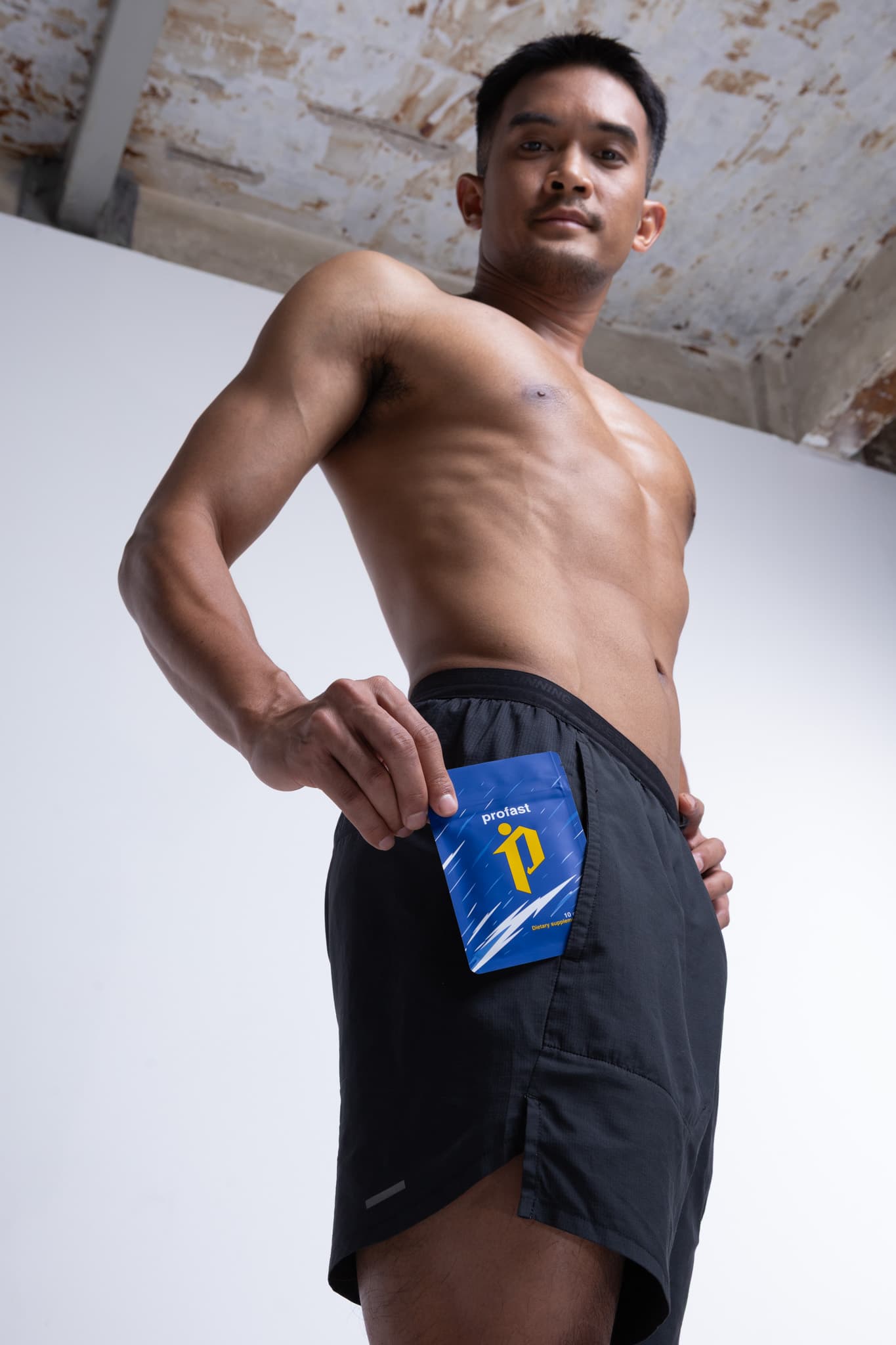 นักกีฬาถือซอง ProFast